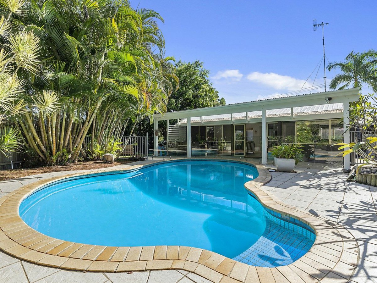 6 Paul Street, NOOSA HEADS