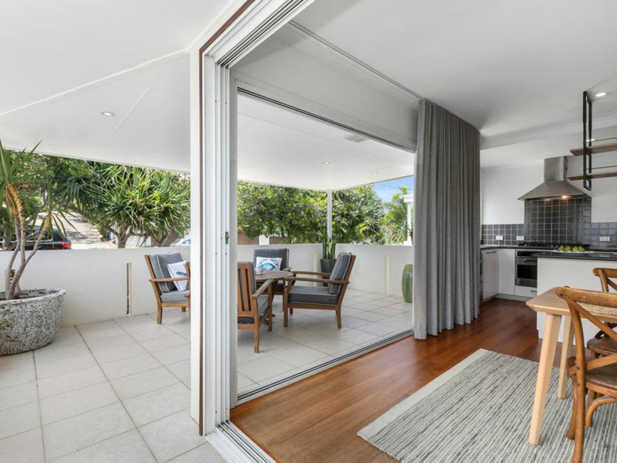 2/23 Sobraon Street, SUNRISE BEACH