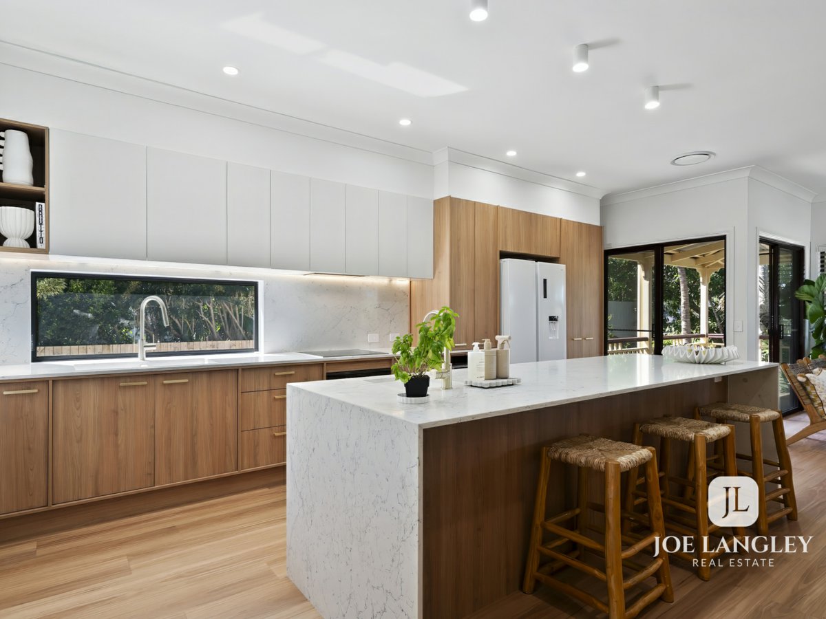 15 Bertrand Road, SUNRISE BEACH